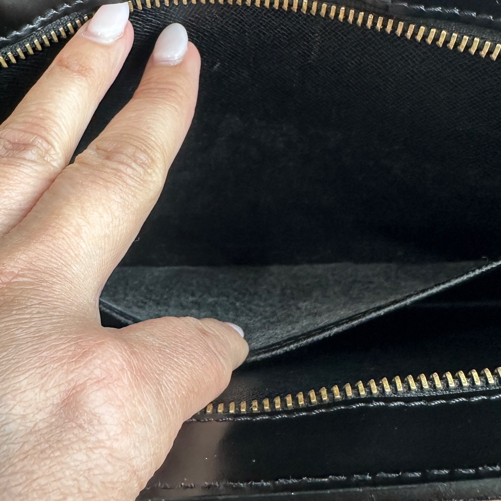 Authentic Louis Vuitton Epi Clutch Black SR0927 - Picture 13 of 13